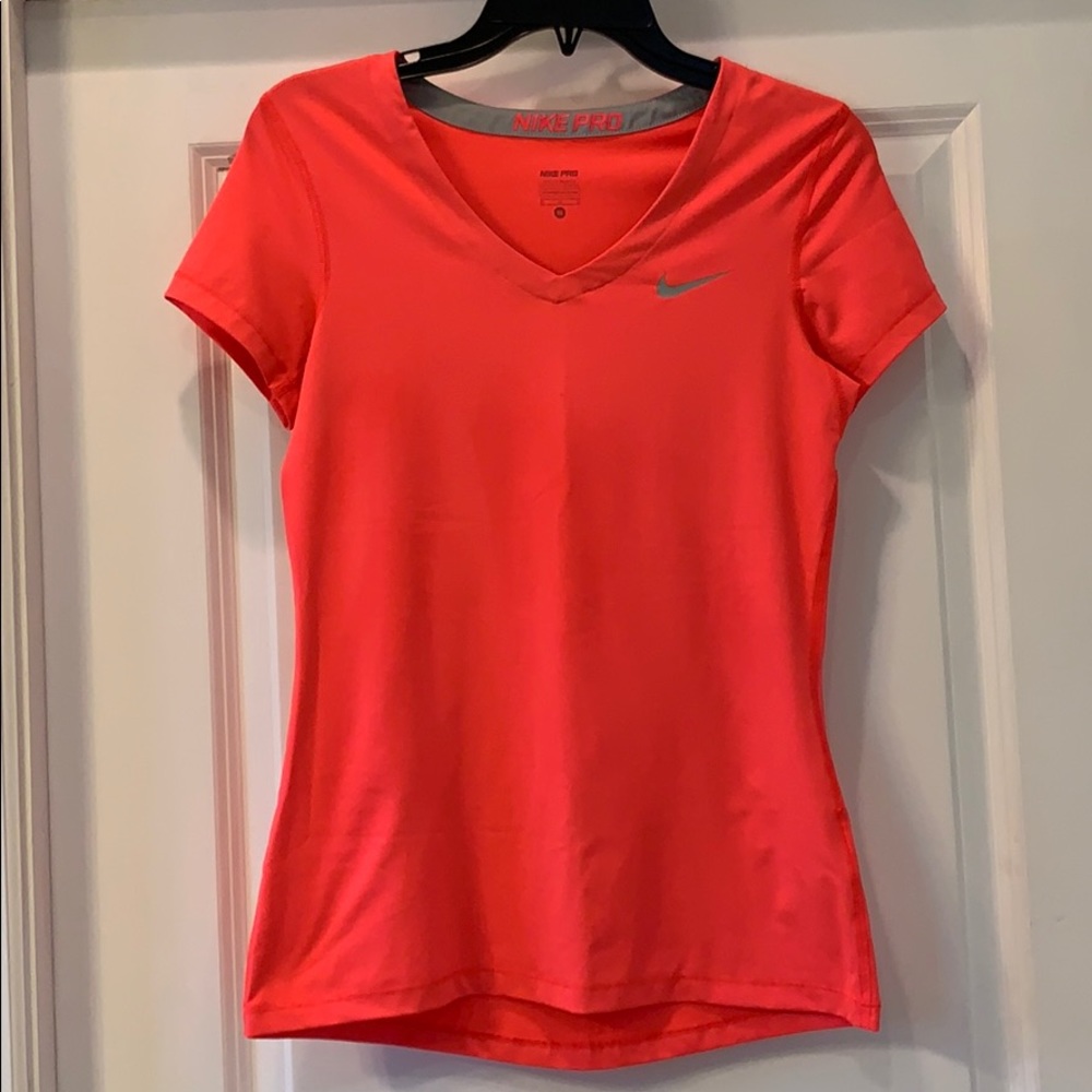 Nike Pro Women’s Dri-Fit tee neon salmon Pink